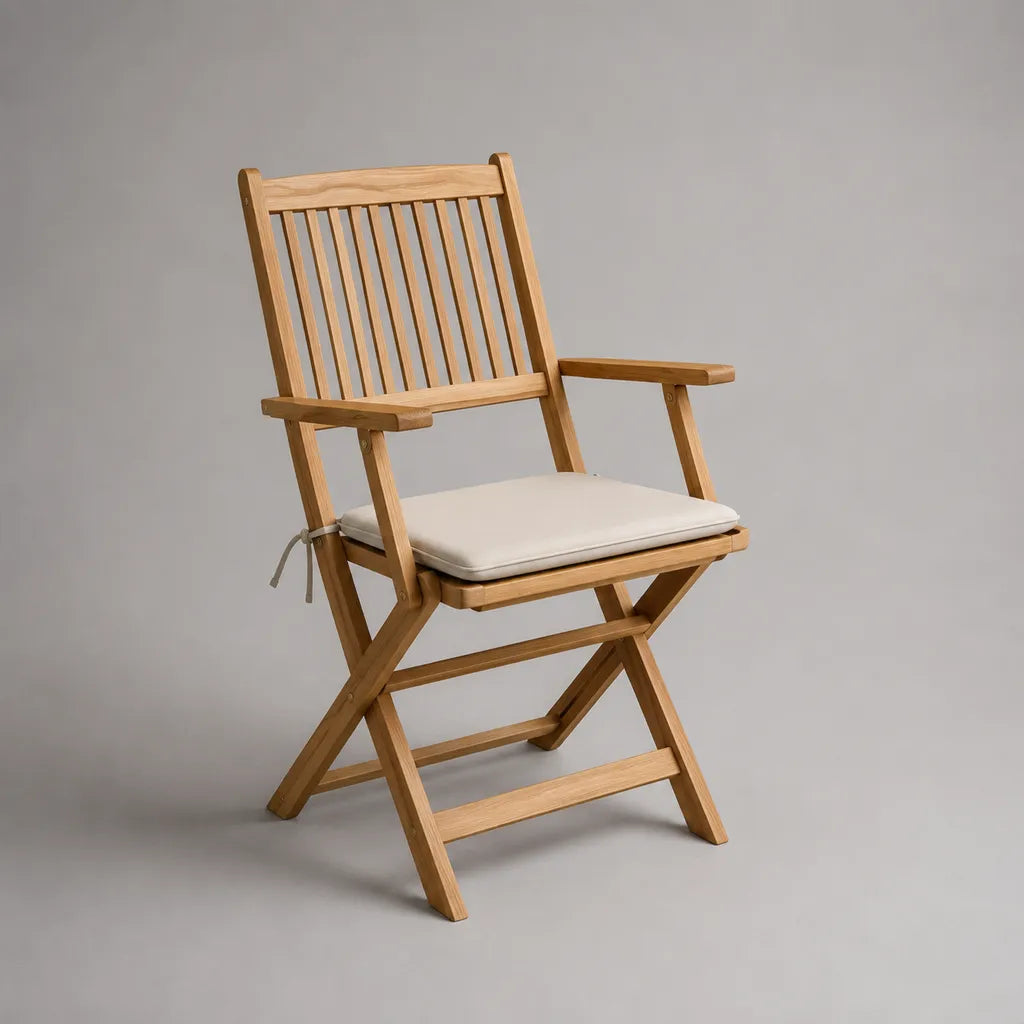 Sedia pieghevole con braccioli in legno massello di acacia e cuscino beige, 58 x 62 x 92 cm