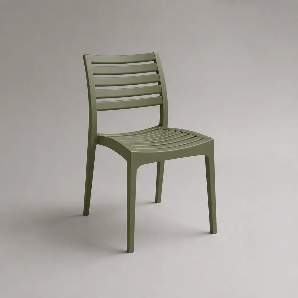 Sedia da giardino in polipropilene verde oliva con schienale a doghe, 49 x 54 x 82 cm